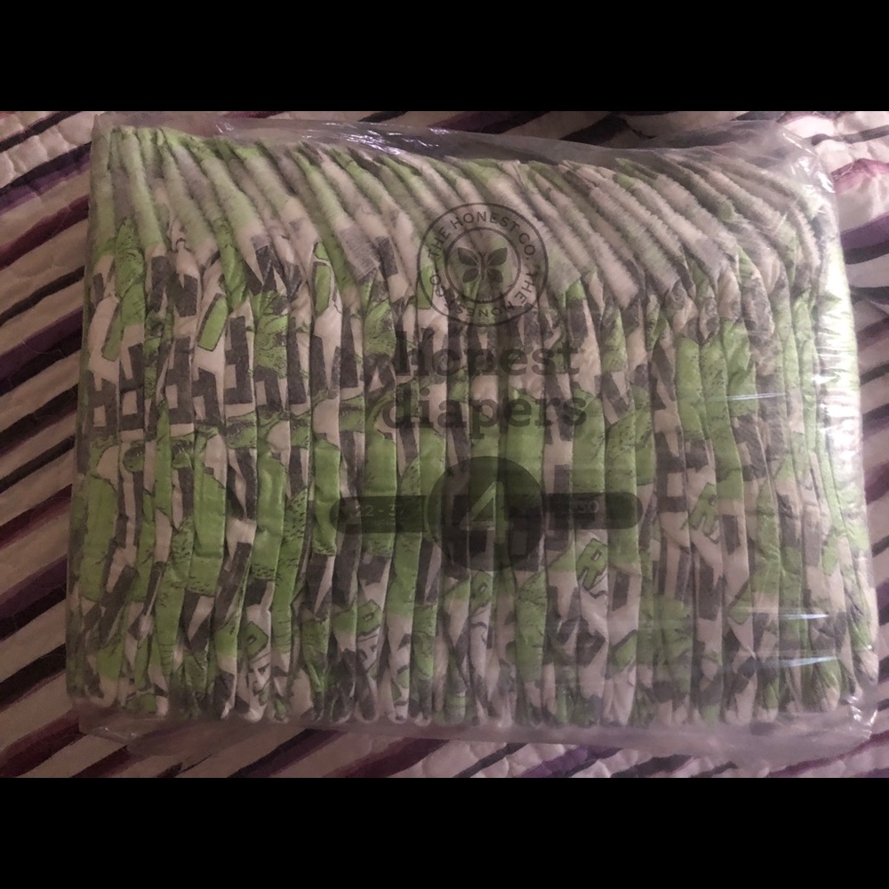 New unopened size 4 the honest company diapers